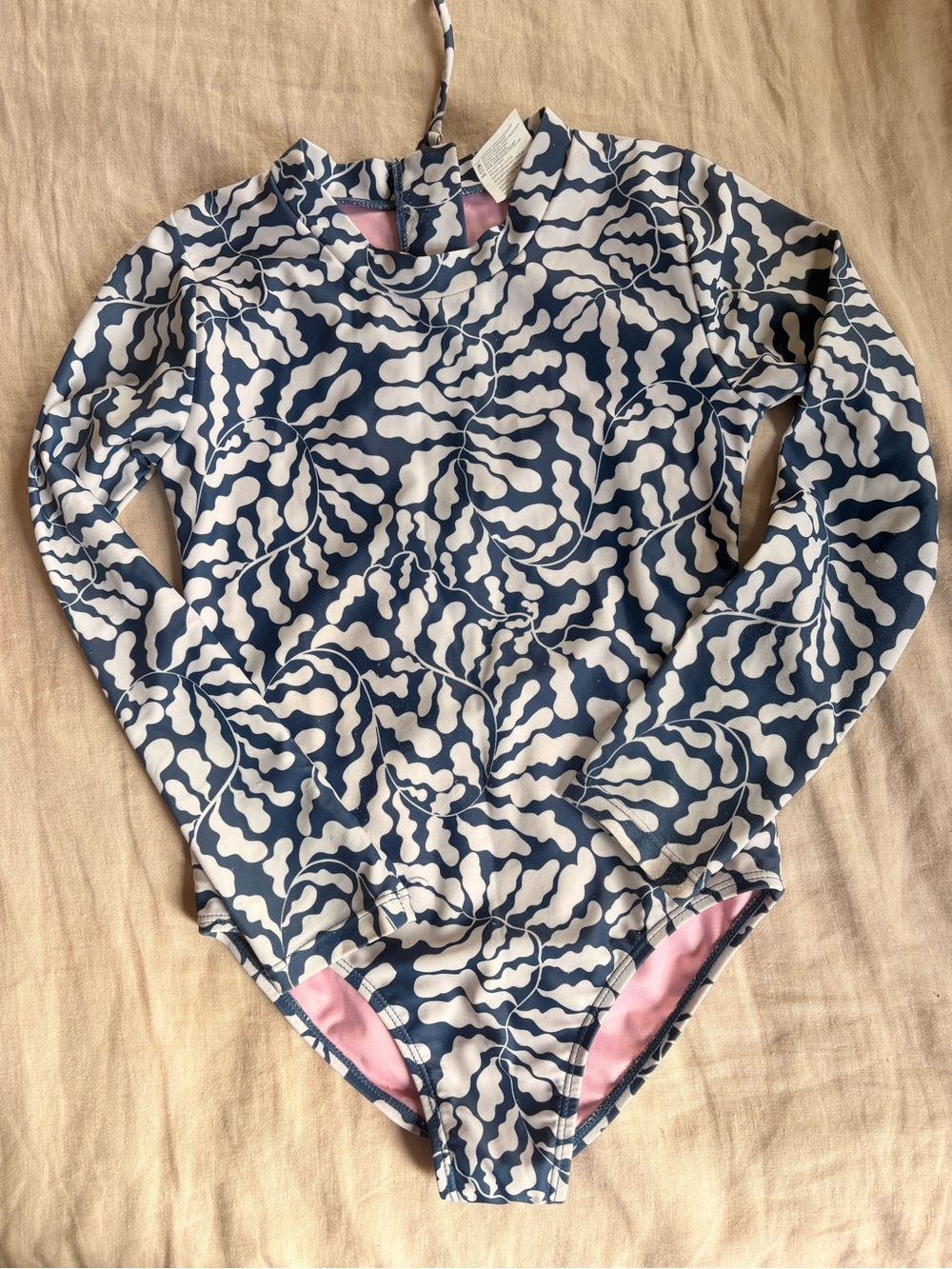 Feather 4 Arrow rash guard size 6